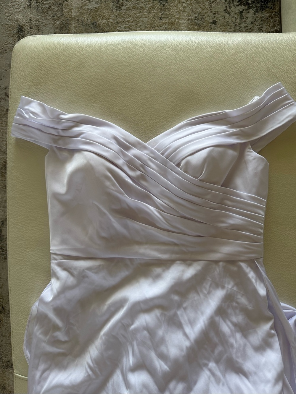 David's Bridal White Off-the-Shoulder Pleated Bodice Gown With 8’ Train - Picture 4 of 9